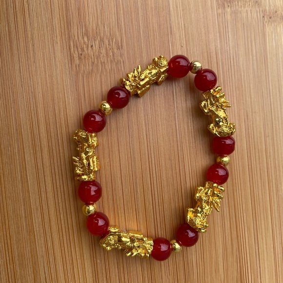 Red Agate Natural Stone Pixiu Wealth Bracelet - Picture 6 of 6